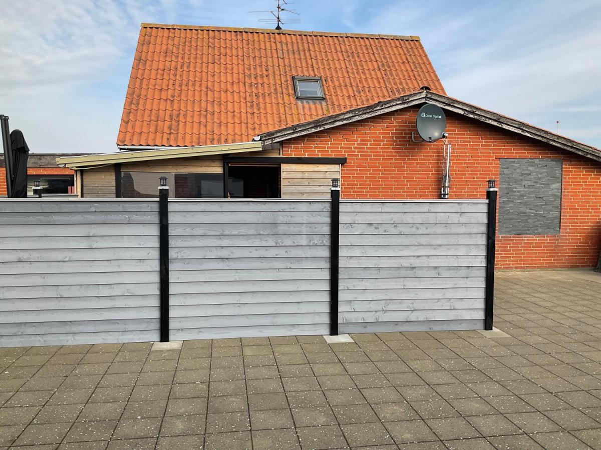 Strandhytten Hvide Sande Luaran gambar